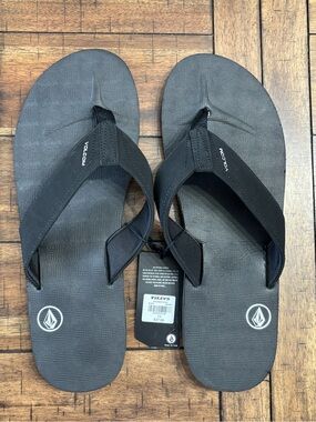 Volcom Men’s Black Flip-Flop Sandals with Padded Straps